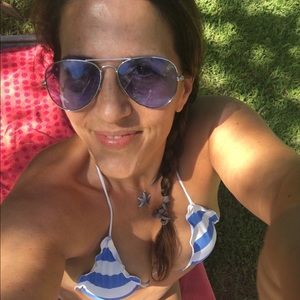 Meet your Posher, Adriana